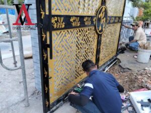 Cua Cong Sat Tu Dong 2b